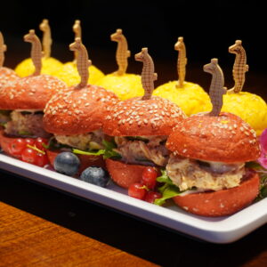 Mini burgerid rebitud kanaga ~60g